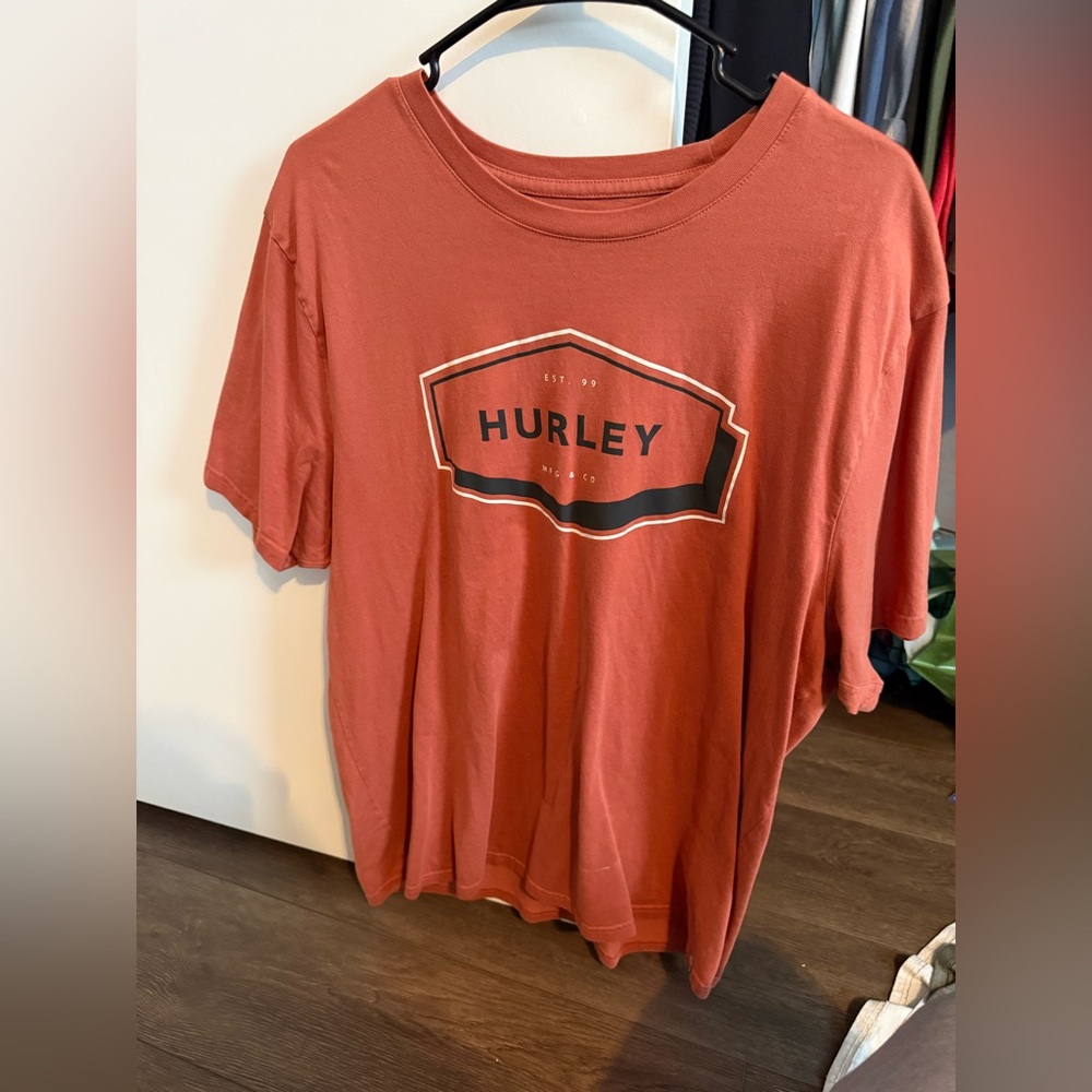 Men’s Hurley Tshirt